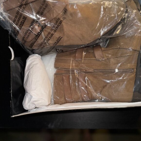 Taupe Three Strap Flat Bootie Size 10 - Picture 3 of 6